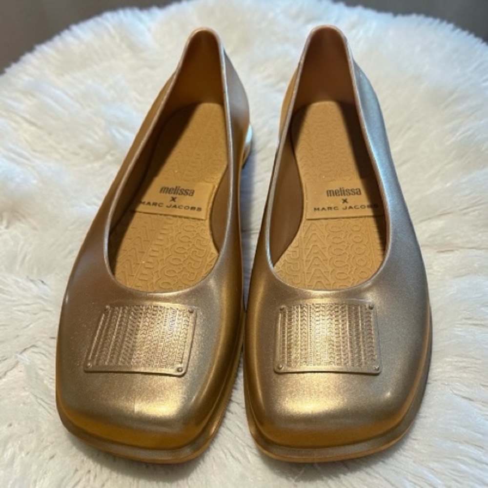 Melissa Ruby + Marc Jacobs ballerina flats in gold Size 6 NWOB